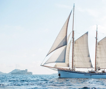 Marselha: Cruzeiro à vela no Parque Nacional Calanques com almoço