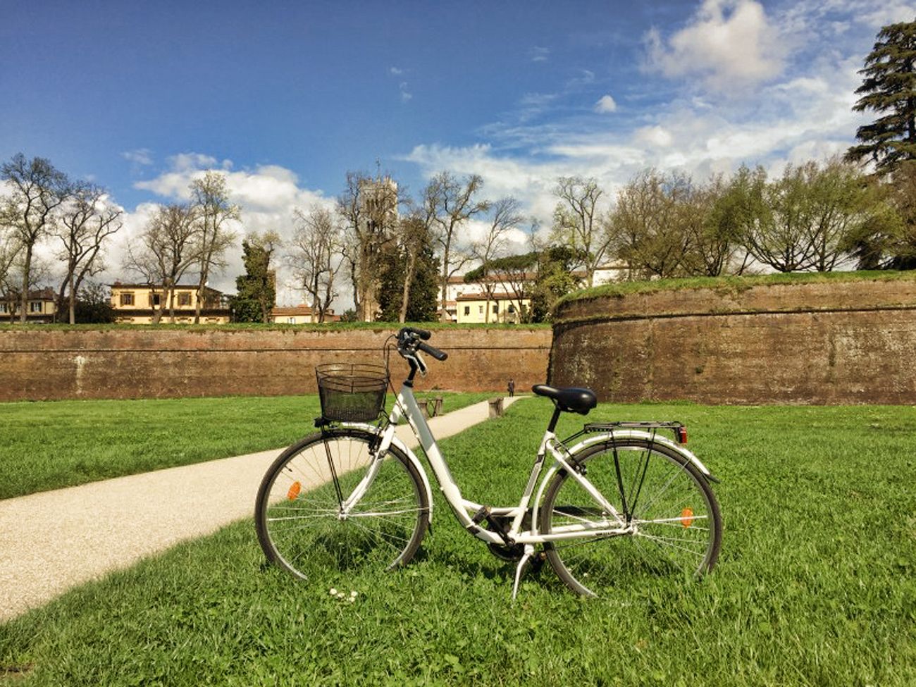 Lucca: Ein-Tages-Miete eines Stadtrades
