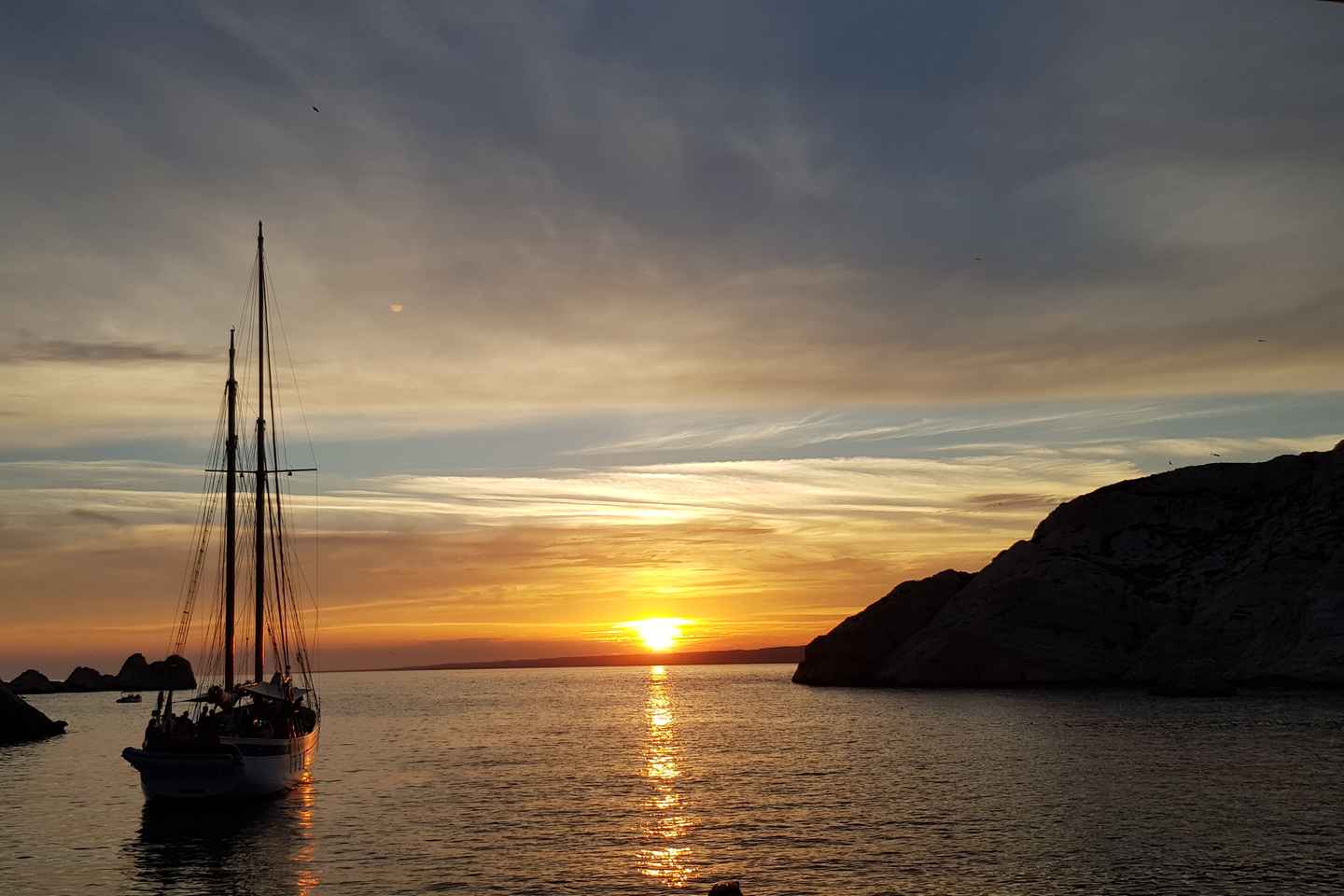 Marseille: Sunset Sailing Cruise with Dinner and Wine - Marseille: Sunset Sailing Cruise with Dinner and Drinks