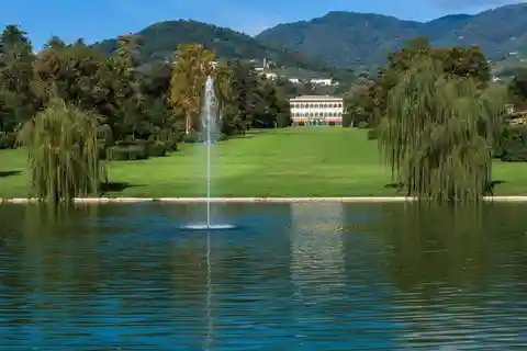 Lucca: Passeio de bicicleta autoguiado até a Villa Reale