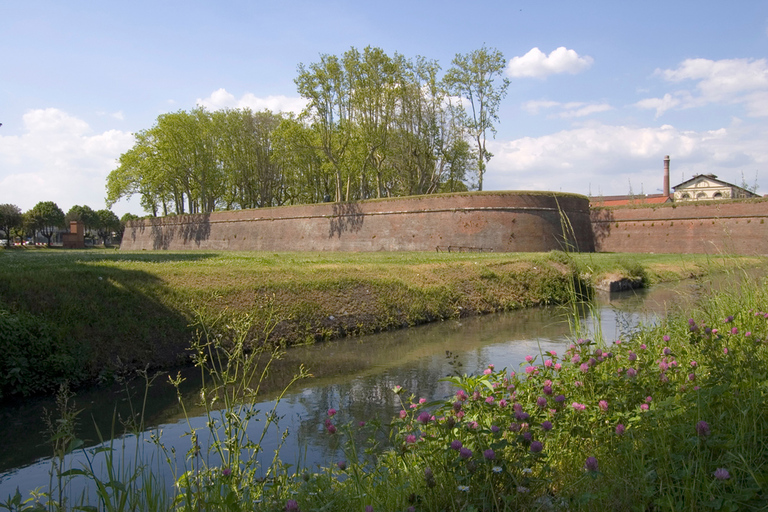 Von Lucca nach Pisa: Selbstgeführte RadtourTour mit Trekkingrad