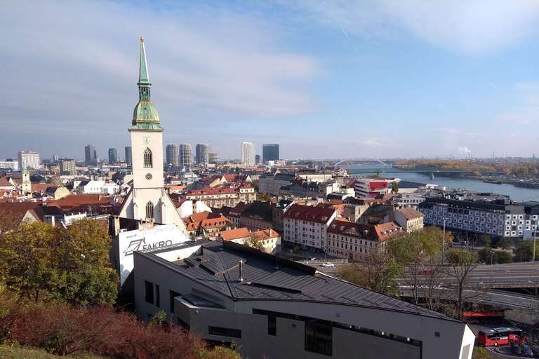 Bratislava: wandeltour door de oude stad en het kasteelBratislava: Old Town, Cathedral and Castle with bonuses walk