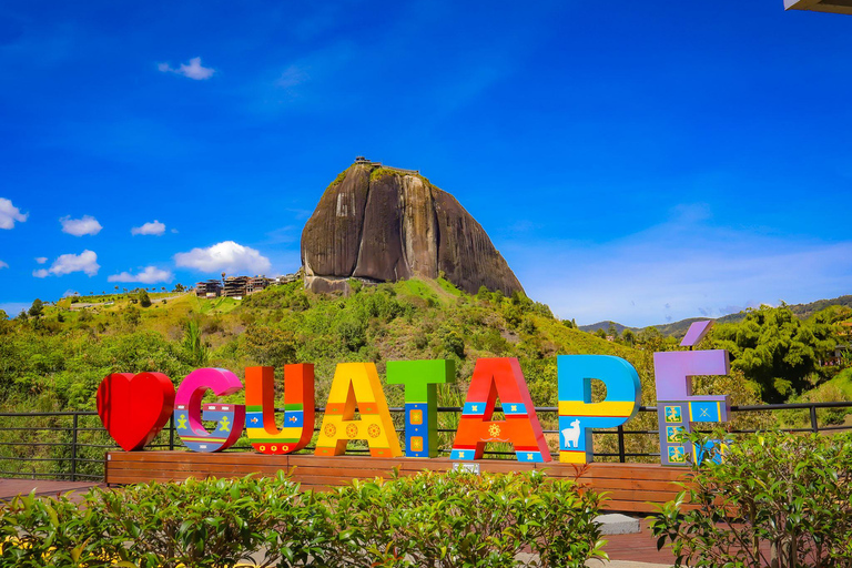 Medellín: Guatape Day Tour Śniadanie, rejs, Piedra Peñol