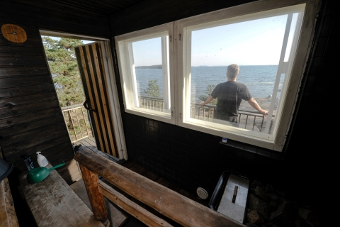 Helsinki: RIB-Tour zum Sommerhaus mit Grill und Sauna