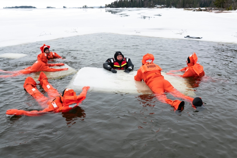 Helsinki:  Ice Floating Experience in Survival Suit Standard option