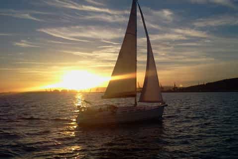 Barcelona: 1.5-Hour Sunset Cruise on a Sailing Boat