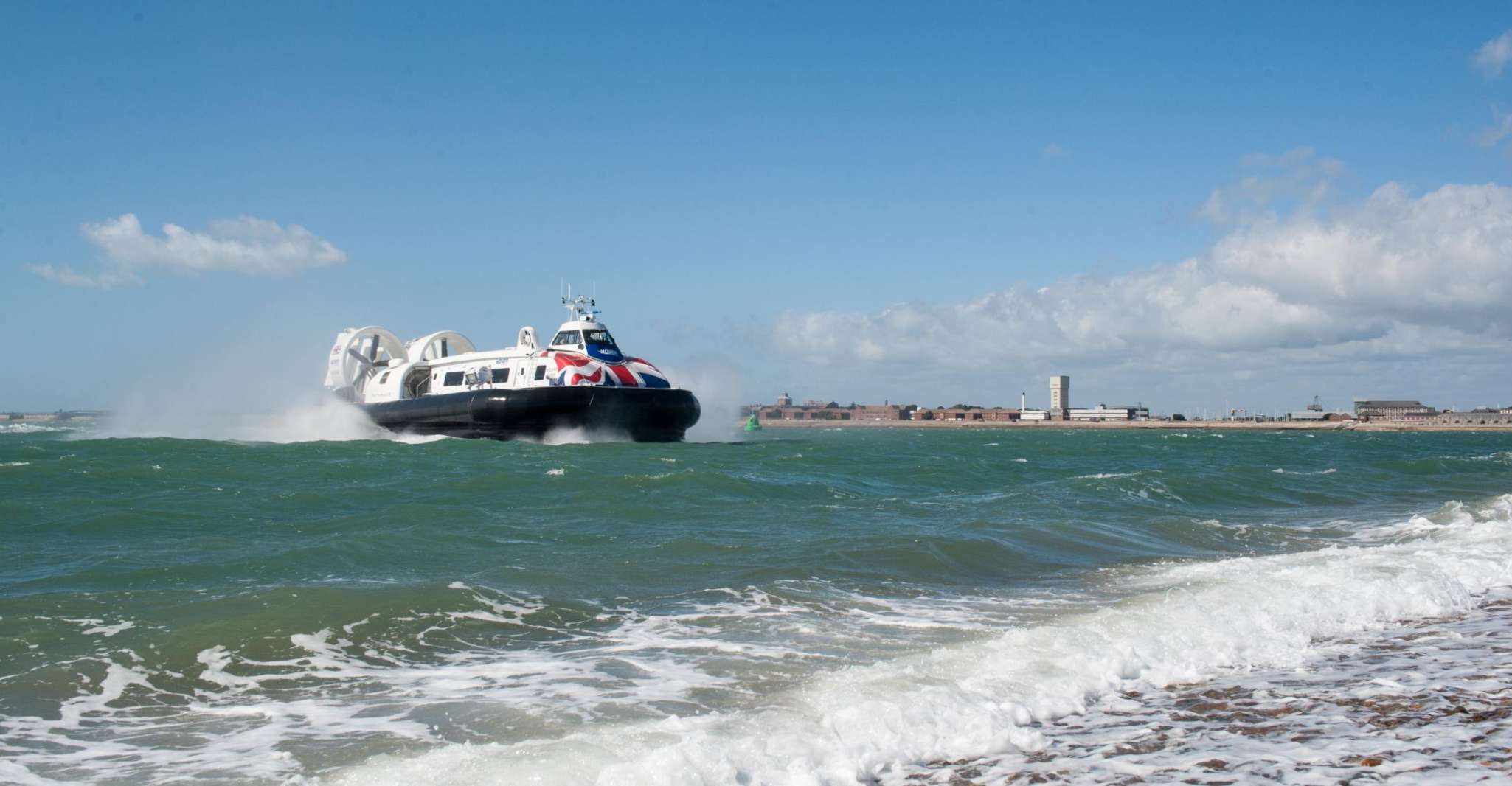 Portsmouth, Hovercraft Flight to the Isle of Wight - Housity