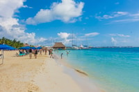 Voile d'une journée complète en catamaran luxueux à Isla Mujeres - Hizvo