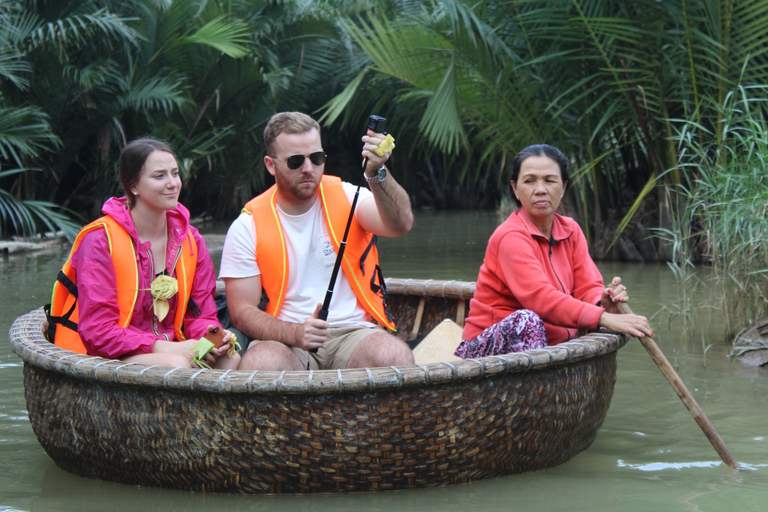 Hoi An: boottocht met Cam Thanh-mandKaartje voor de mandboot met hoteltransfers