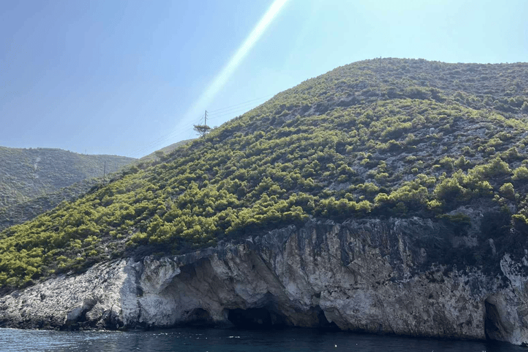 Zante: Crucero por la isla y las tortugas en EuroskyNaufragio Cuevas Azules e Isla de las Tortugas Cuevas Ceri