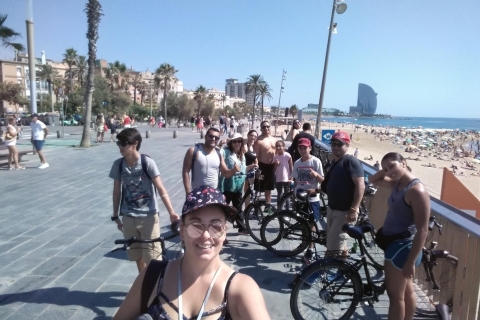 Barcelona: wycieczka rowerem elektrycznym po wybrzeżu i degustacja wina