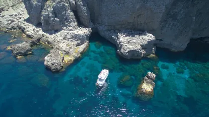 Trapani: Marettimo Insel und Meereshöhlen Bootstour mit Mittagessen