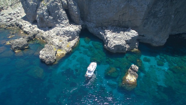 Visit Trapani Marettimo Island and Sea Caves Boat Tour with Lunch in Trapani