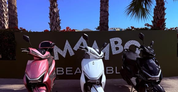 Curacao: Scooter Tour with Mambo Beach and Pirate Bay