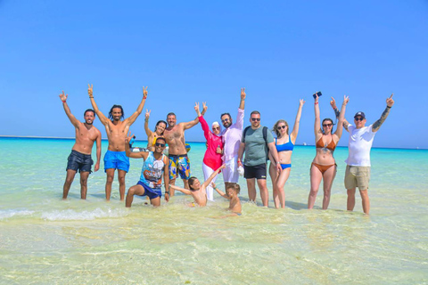 Sharm: Vip Snorkeling Cruise with international lunch