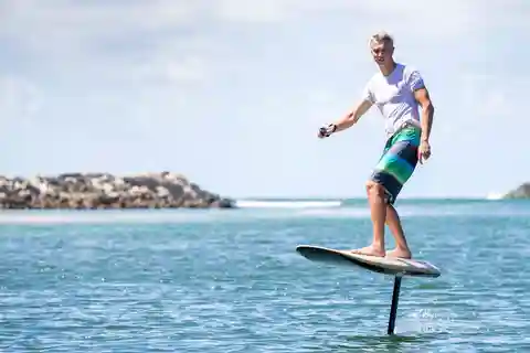 Ibiza: E-Foil-Lektion mit lizenziertem Instruktor