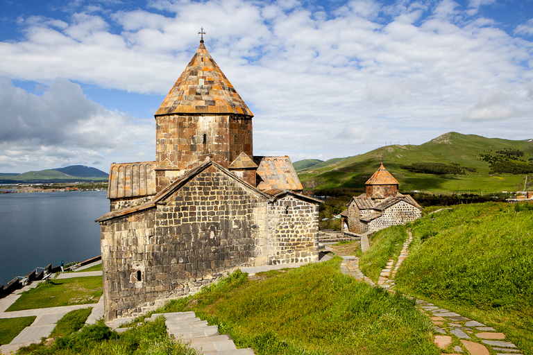 Tour privé : Lac Sevan, Dilijan, Goshavank et HaghartsinVisite privée sans guide