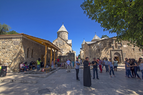 Tour Privado: Lago Sevan, Dilijan, Goshavank e HaghartsinVisita Guiada Privada