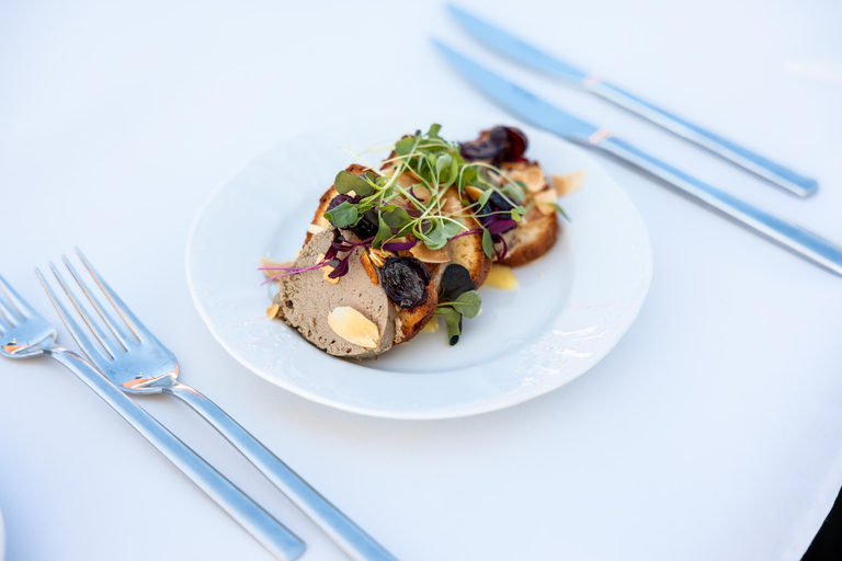 Prague: Sky Bar Aperitivo Menu with Drink & Panoramic Views 1-Hour Option with Aperitivo Menu and 1 Drink