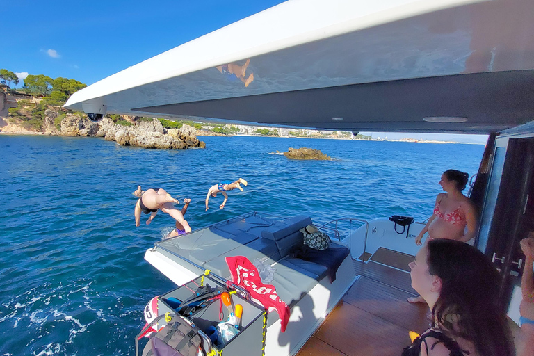 Esperienza di snorkeling a bordo dell&#039;E-Catamaran a Palma BayEsperienza di snorkeling nella baia di Palma