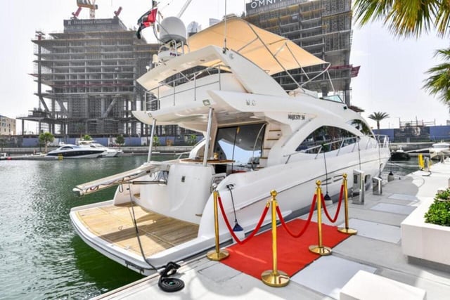 Dubaï : Visite privée de la marina en yacht de luxe