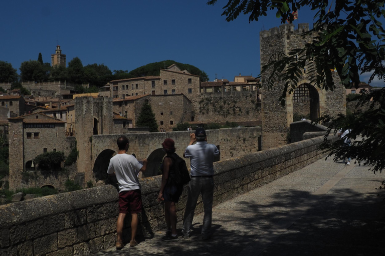 De Gérone: excursion d'une journée à Besalú, Banyoles et la Garrotxa historique