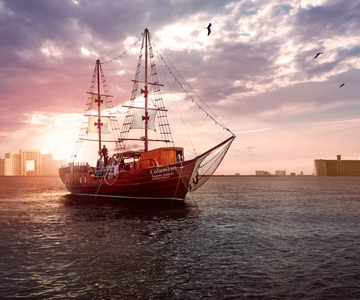 Cancun: Columbus The Romantic Dinner Cruise