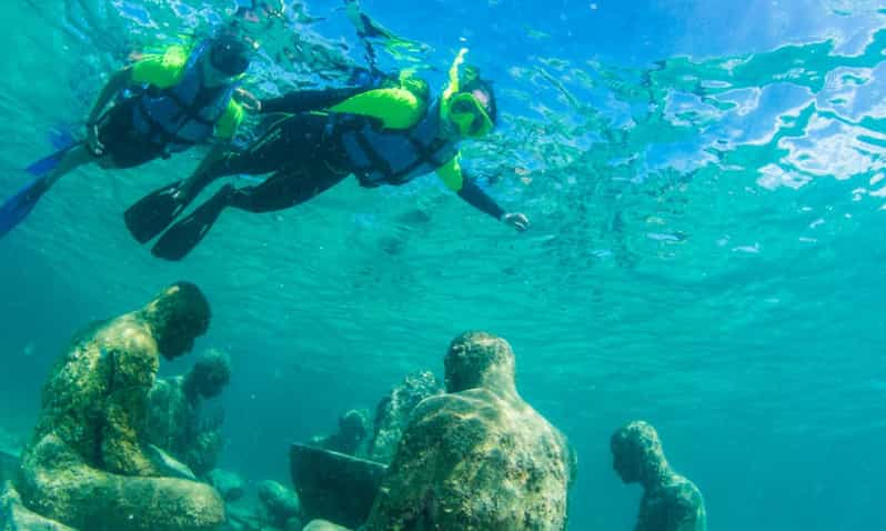 snorkeling in cancun underwater museum