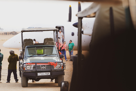 Zanzibar: safari a Saadani e fauna selvatica sull'oceano con voloDa Zanzibar: safari a Saadani in traghetto e ritorno in volo