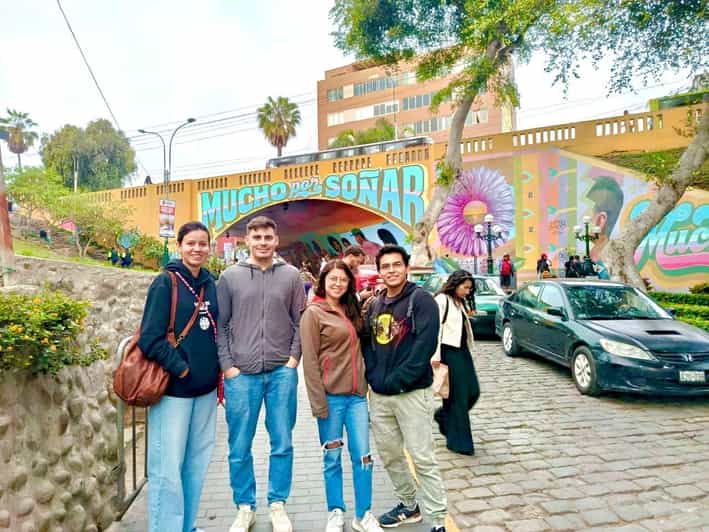 Lima: Miraflores and Barranco Walking Tour with Beer