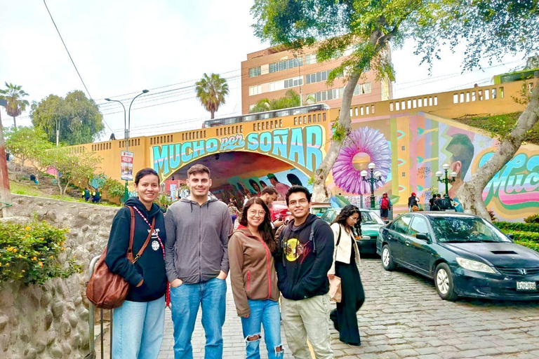 Lima: Miraflores and Barranco Walking Tour with Beer