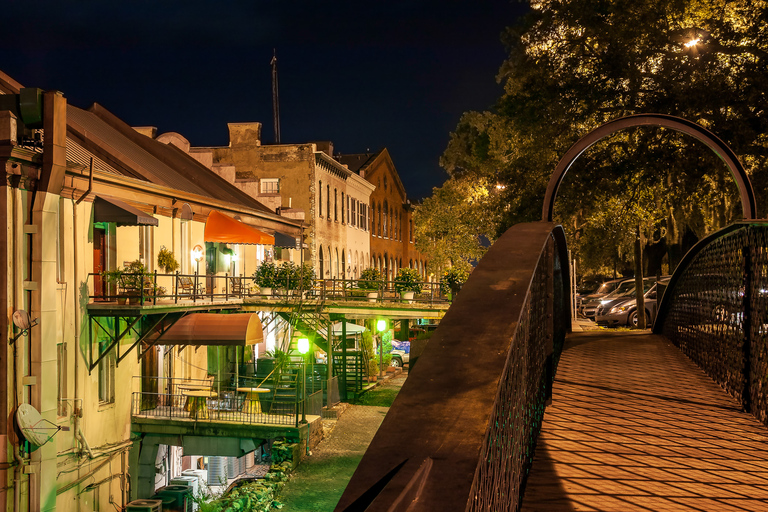 Savannah Paranormal Ghost Walking Tour Savannah: Twilight Ghost Walking Tour