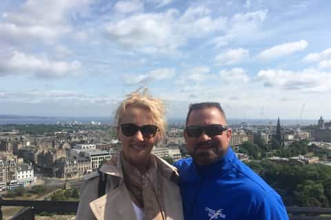 Edinburgh: Book a Local Friend