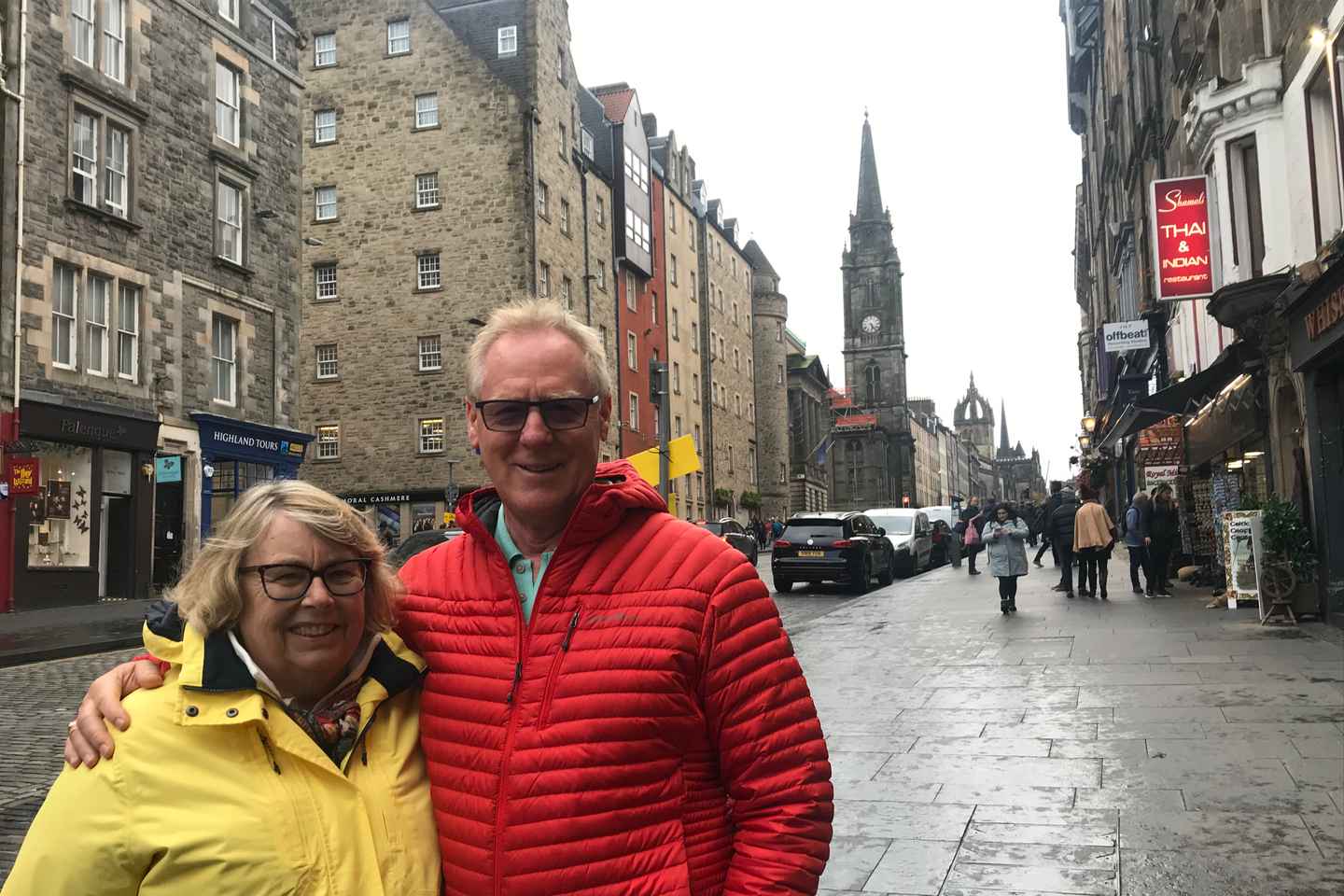 Edimburgo: Prenota un Amico Locale