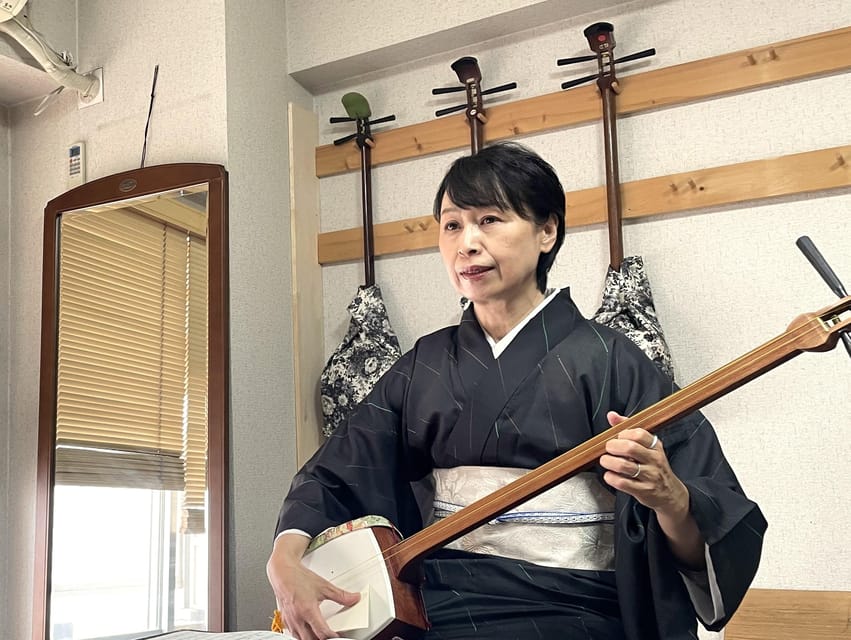 本格的な歌舞伎音楽を伴う初心者向け三味線体験