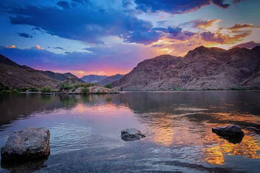 Willow Beach: Smaragdhöhlen-Sonnenuntergangstour mit Lagerfeuer und Abendessen. Foto: GetYourGuide Willow Beach: Smaragdhöhlen-Sonnenuntergangstour mit Lagerfeuer und Abendessen. Foto: GetYourGuide