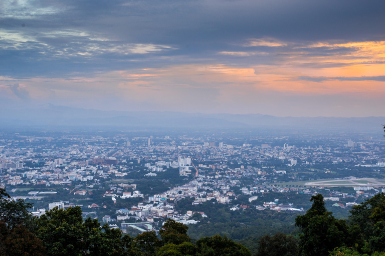 Visite privée à Chiang Mai : découverte des temples du nord, joyaux cachésDécouvrez Chiang Mai : Découvrez les charmes des temples du Nord