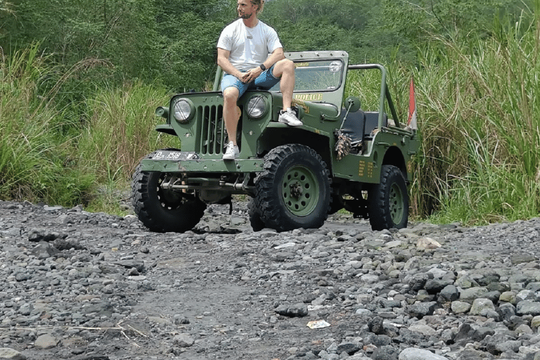 Yogyakarta: Merapi Jeep Sunset & Night Food Tour PRIVATE Tour
