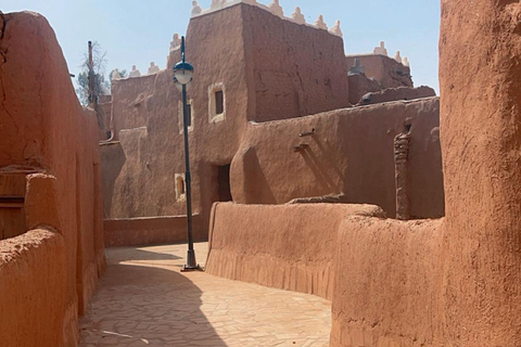 Riyadh: 2-day tour of 5 heritage villages and a safari trip