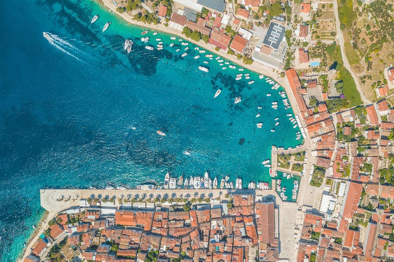 Desde Split: tour privado a la cueva azul, Hvar y las 5 islas