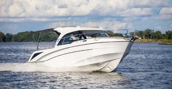 Schnellboottransfer von Hvar Stadt zum Flughafen Split