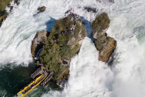 Rheinfall: Schifffahrt zum Felsen