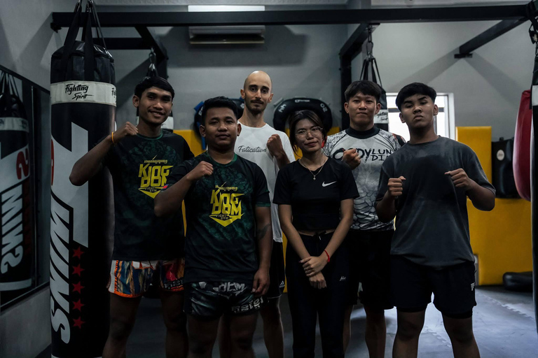 Phnom Penh: 2-Hour Private Kun Khmer Experience