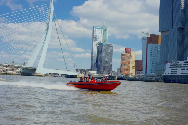 Visit Rotterdam: Private Maas River Speedboat Cruise in Rotterdam and Delft, Netherlands