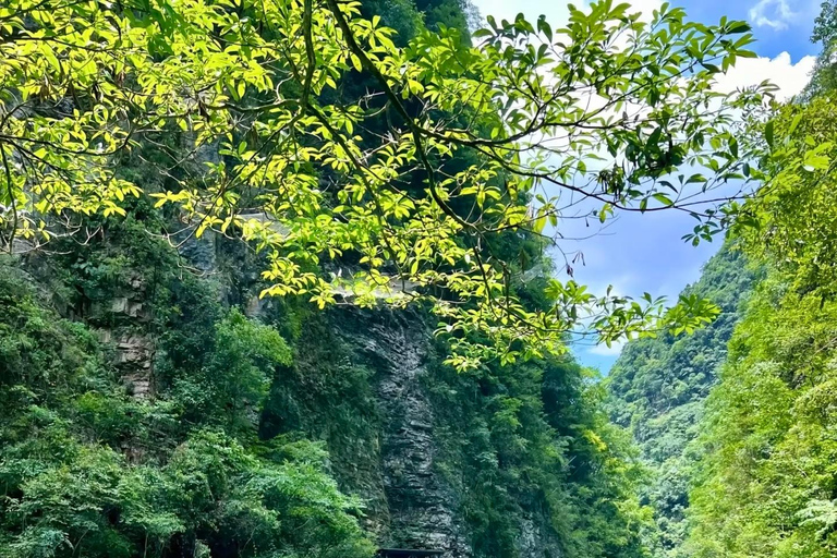 Baofeng Lake Cruise, Yellow Dragon Cave, Grand Canyon Ticket Combo Tickets A: Baofeng Lake & Yellow Dragon Cave