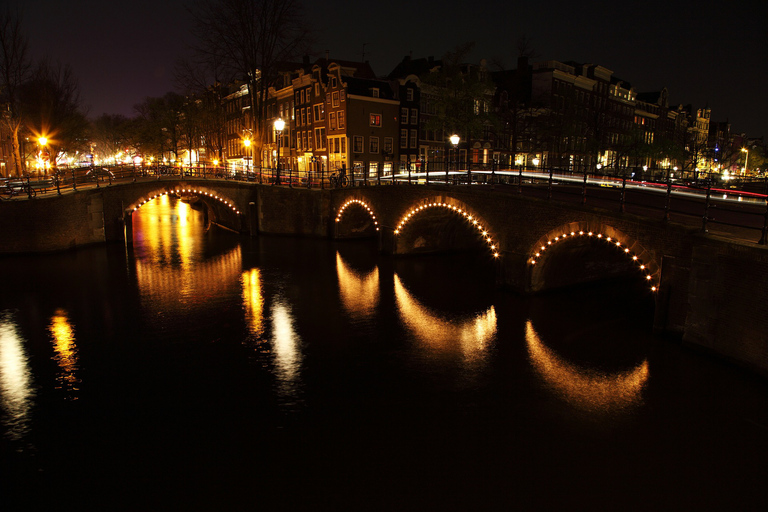 Amsterdam : croisière privée romantique sur les canaux de nuit