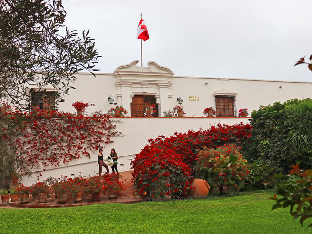 Lima: Larco Museum, Dinner and Magic Water Circuit Tour