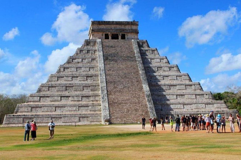 Chichen Itza: Tour One of the Seven Wonders