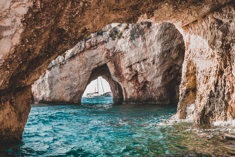 Zakynthos: całodniowy rejs na wrak statku NavagioZakynthos: całodniowy rejs po wraku statku Navagio