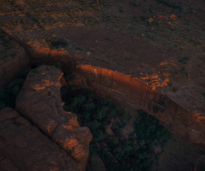 Petermann: Kings Canyon Helicopter Flyover